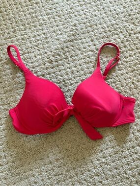 La Vie En Rose shaped bikini top